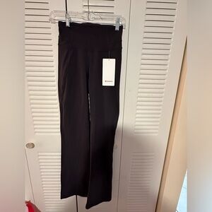 NWT - Lululemon Groove Pant Bootcut 32” - Size 4